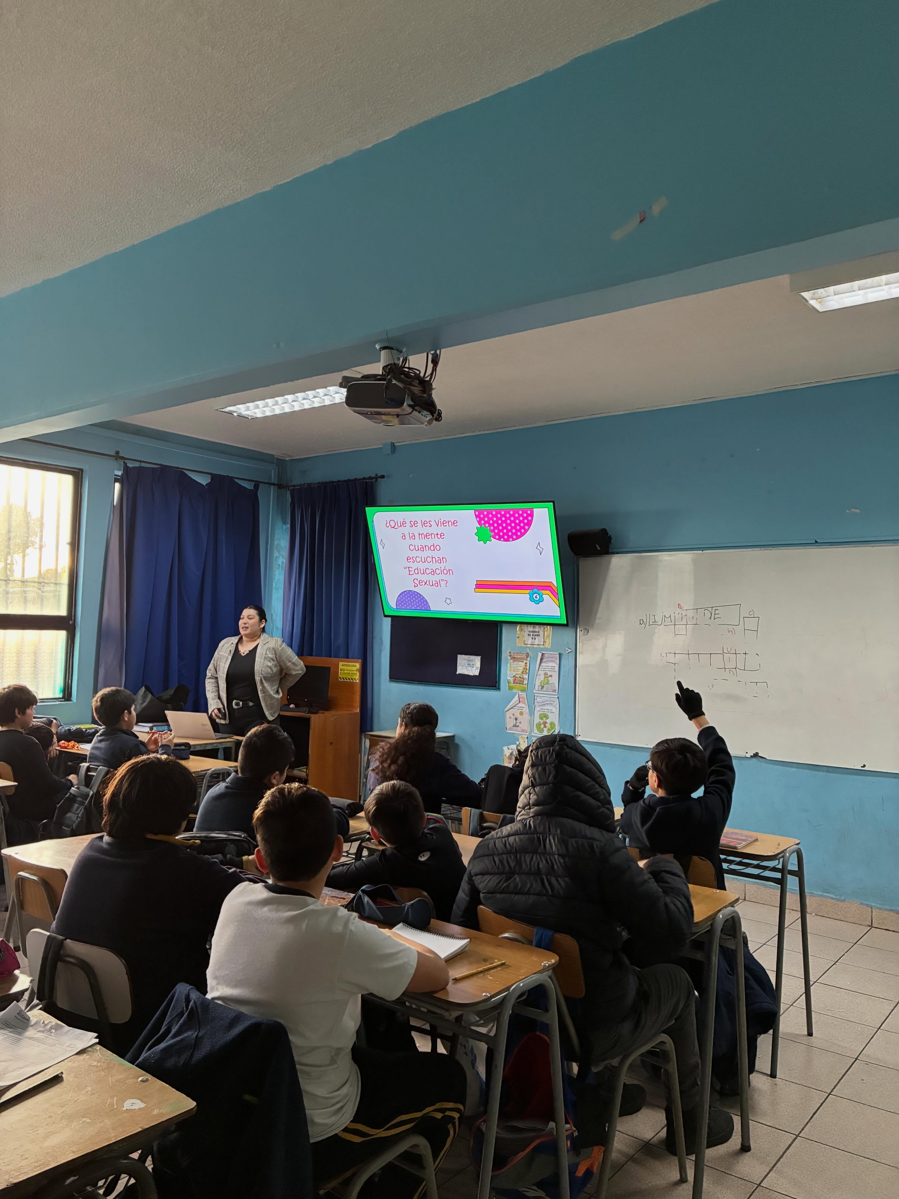 Hoy nuestros estudiantes de 6º básico participaron en una enriquecedora charla de Educación Sexual, a cargo de la profesional enfermera Tamara Sobarzo🩺