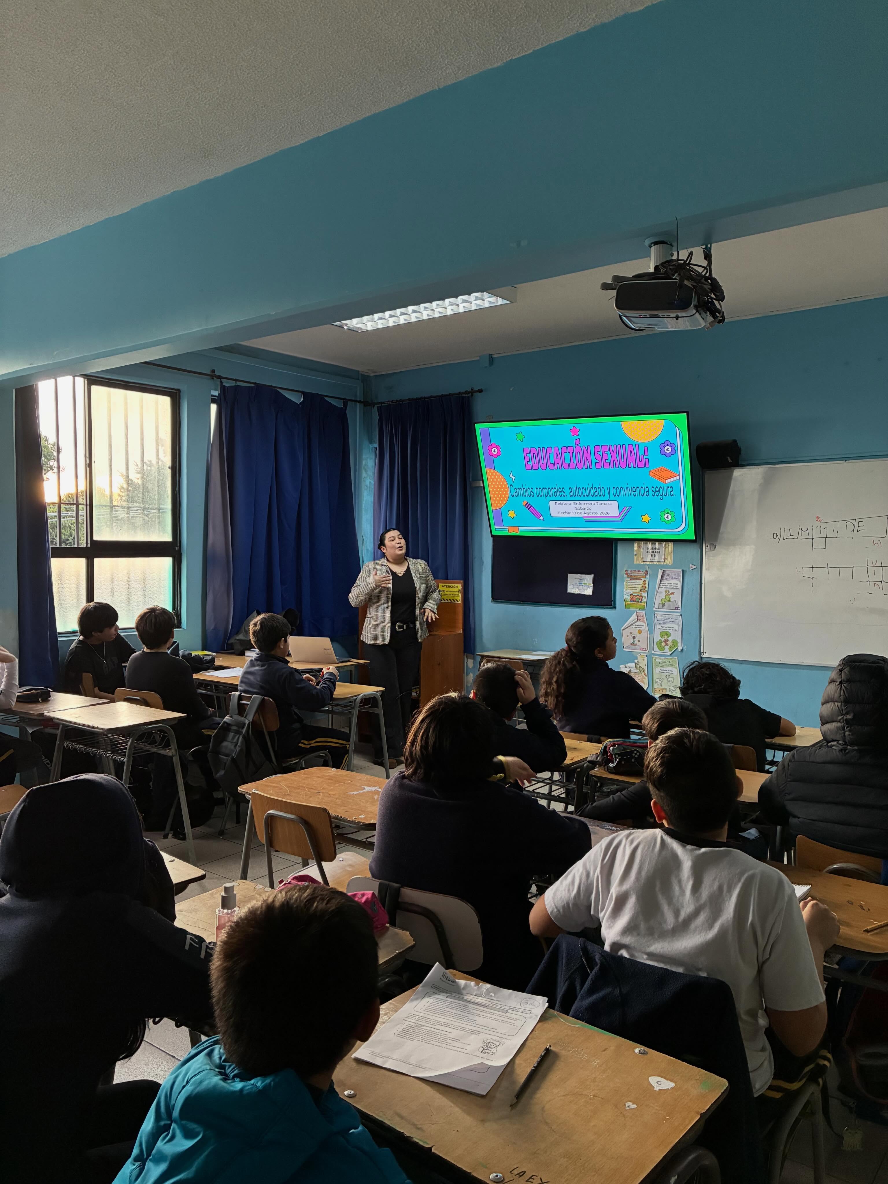 Hoy nuestros estudiantes de 6º básico participaron en una enriquecedora charla de Educación Sexual, a cargo de la profesional enfermera Tamara Sobarzo🩺