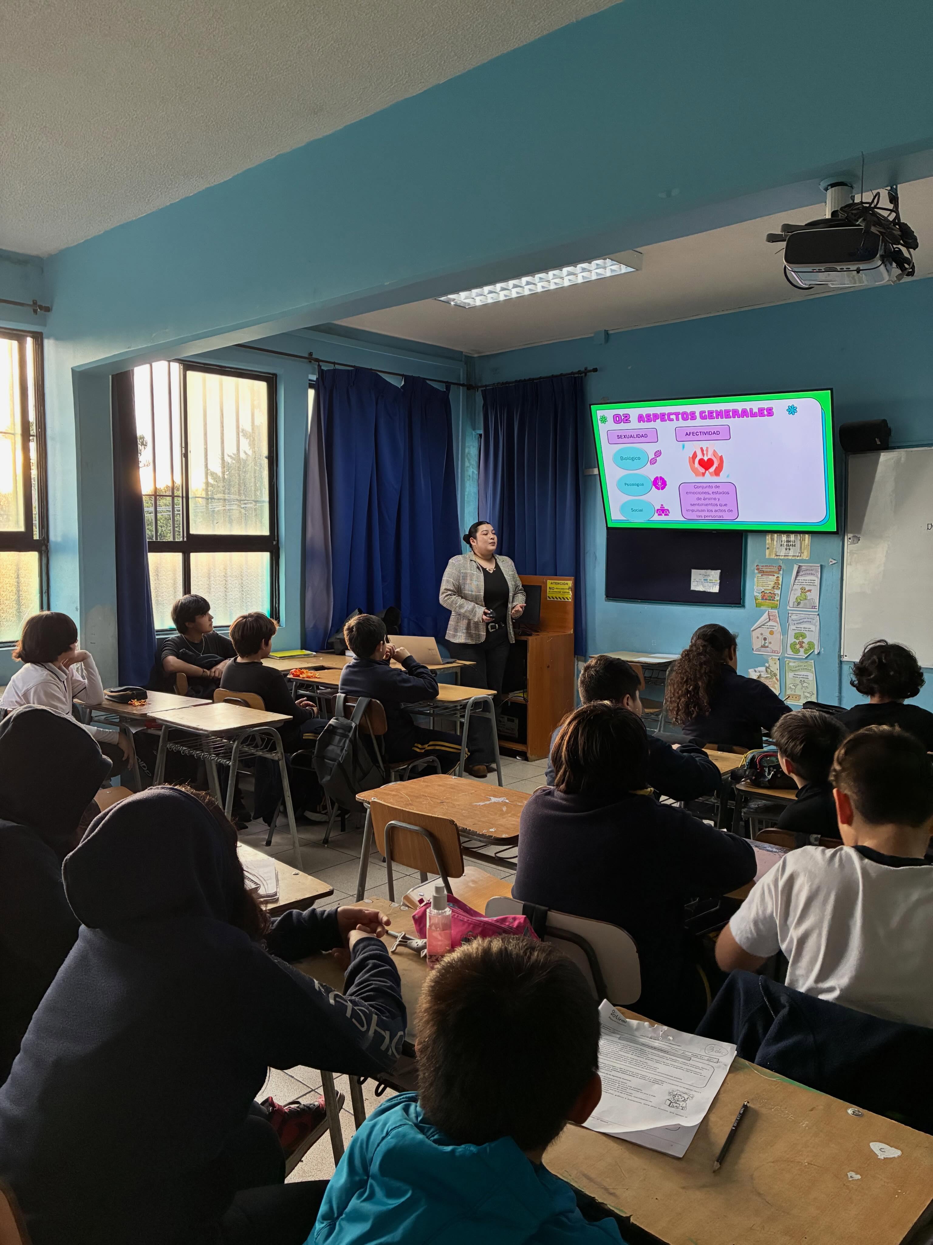 Hoy nuestros estudiantes de 6º básico participaron en una enriquecedora charla de Educación Sexual, a cargo de la profesional enfermera Tamara Sobarzo🩺